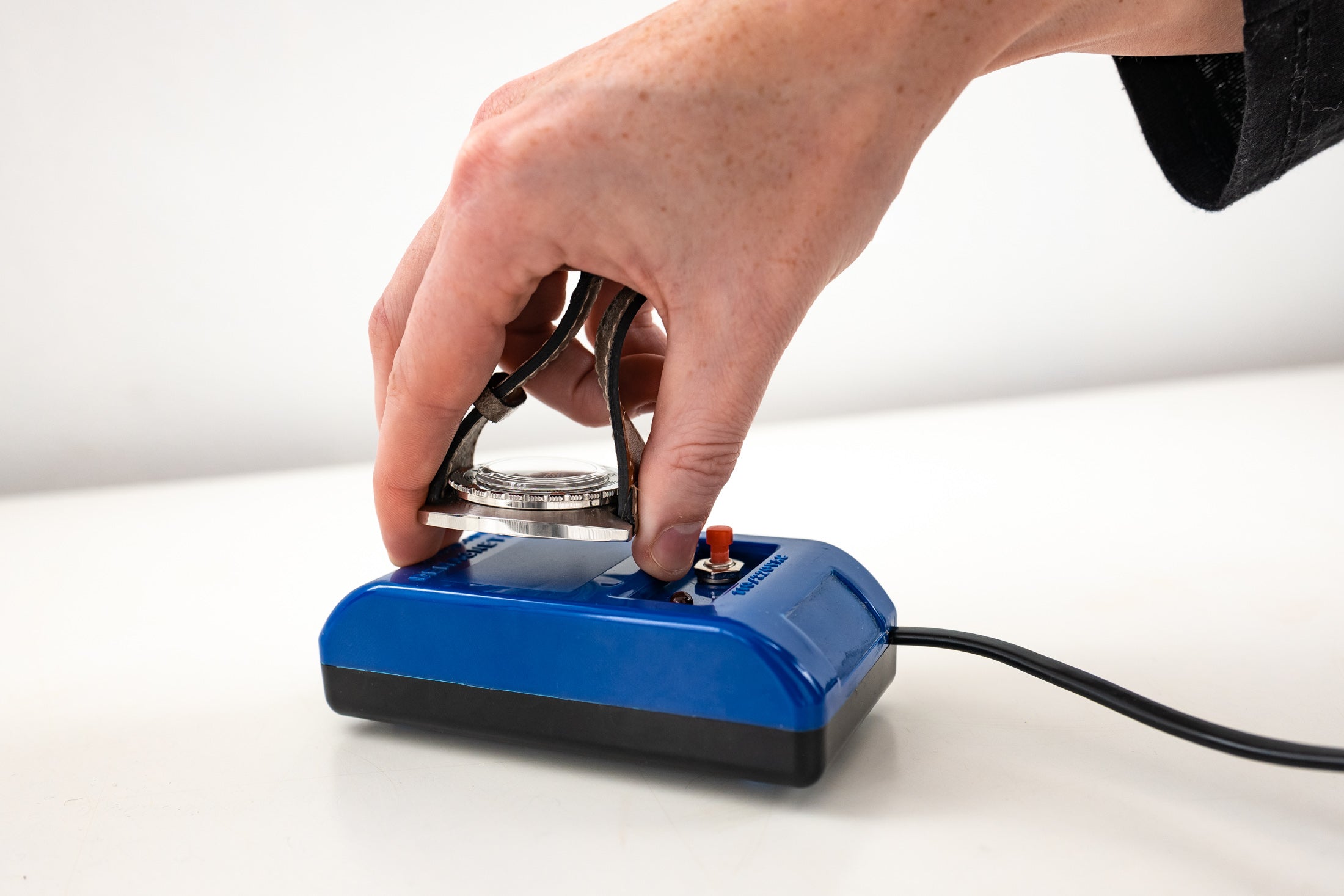image article de blog Comment démagnétiser votre montre : Guide simple et efficace