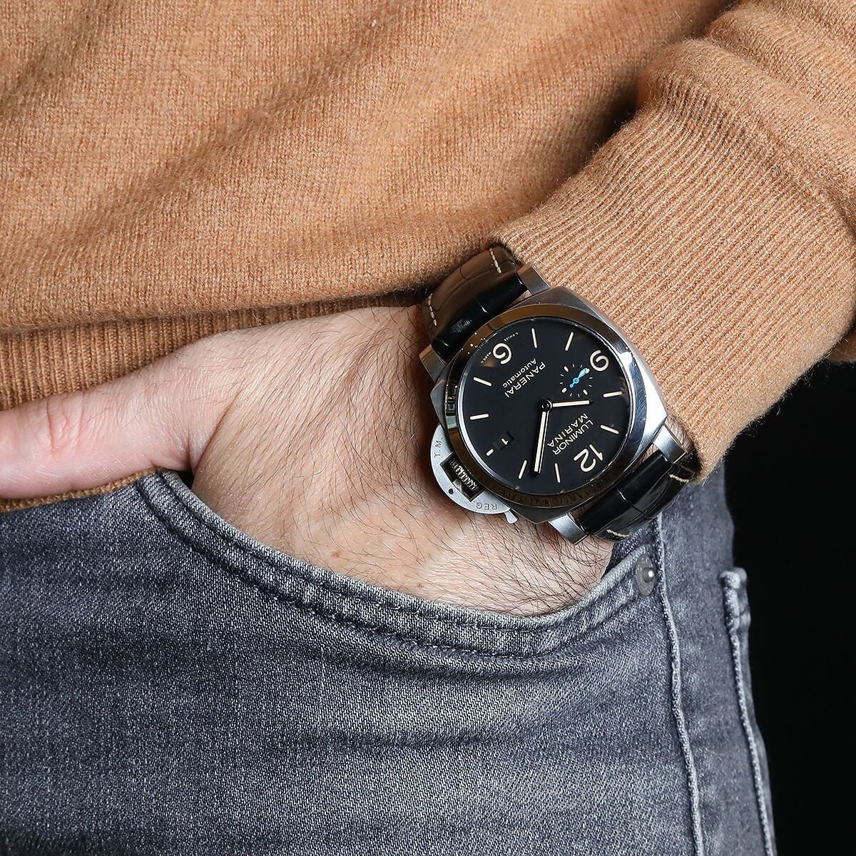 Pourquoi porter une montre au poignet gauche ?